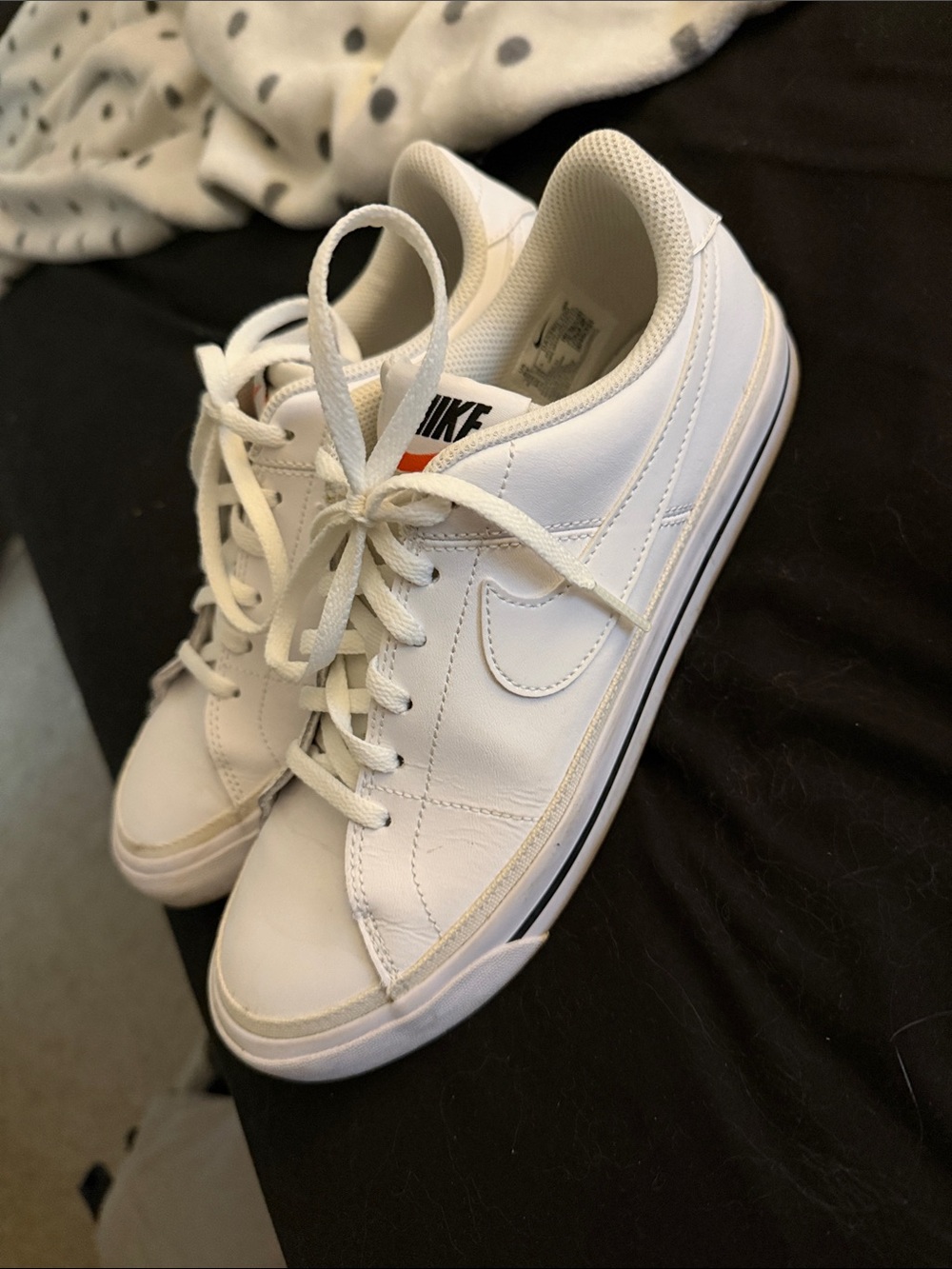 Nike White Leather Low-Top Sneakers with Subtle Swoosh